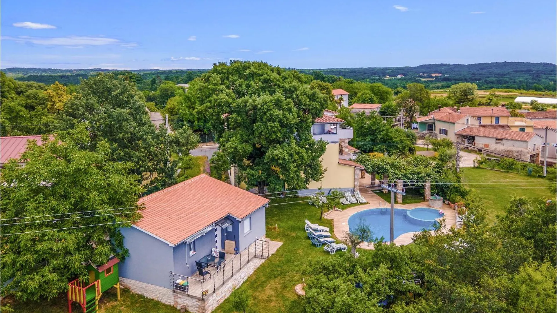 2 Bedroom Cozy Apartment In Veli Jezenj