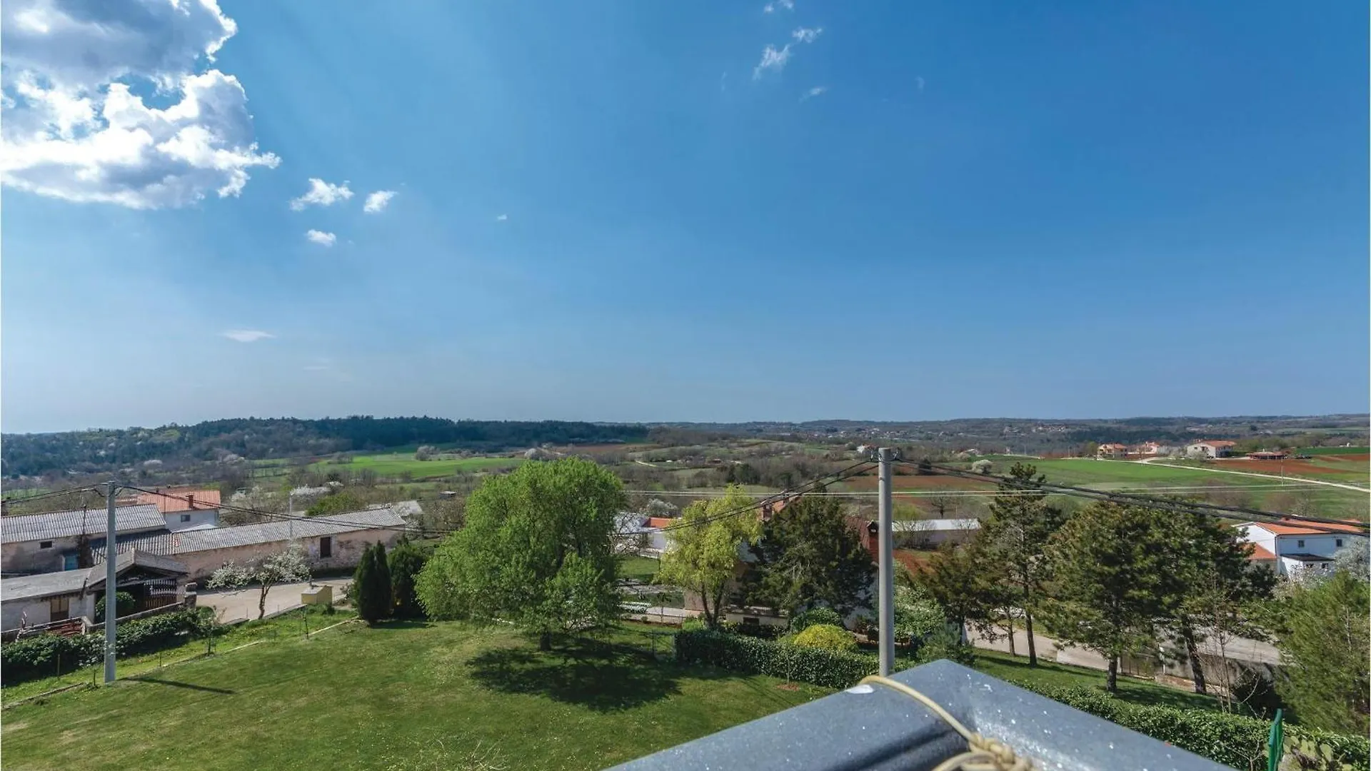 2 Bedroom Cozy Apartment In Veli Jezenj