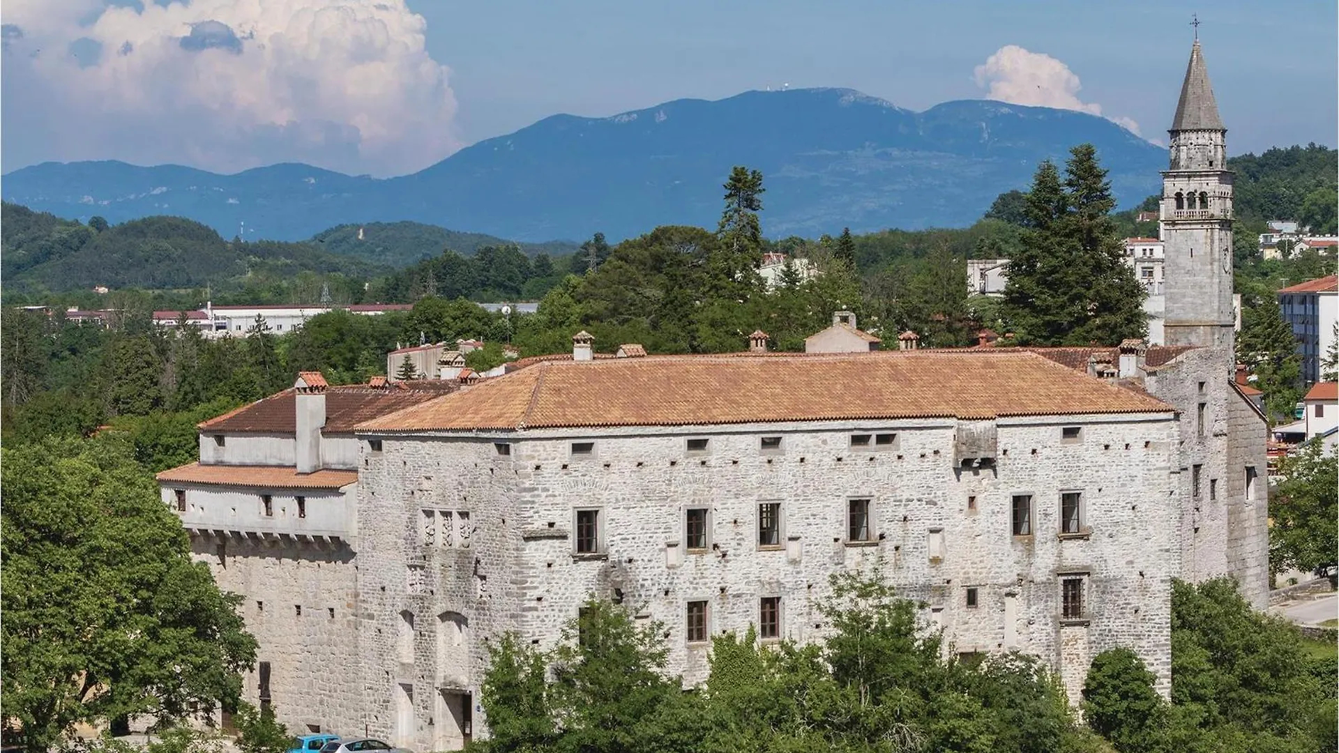 2 Bedroom Cozy Apartment In Veli Jezenj